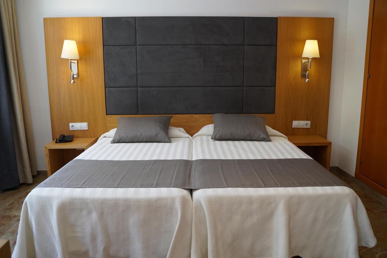 Double or Twin Room,1141924858:JPEG
