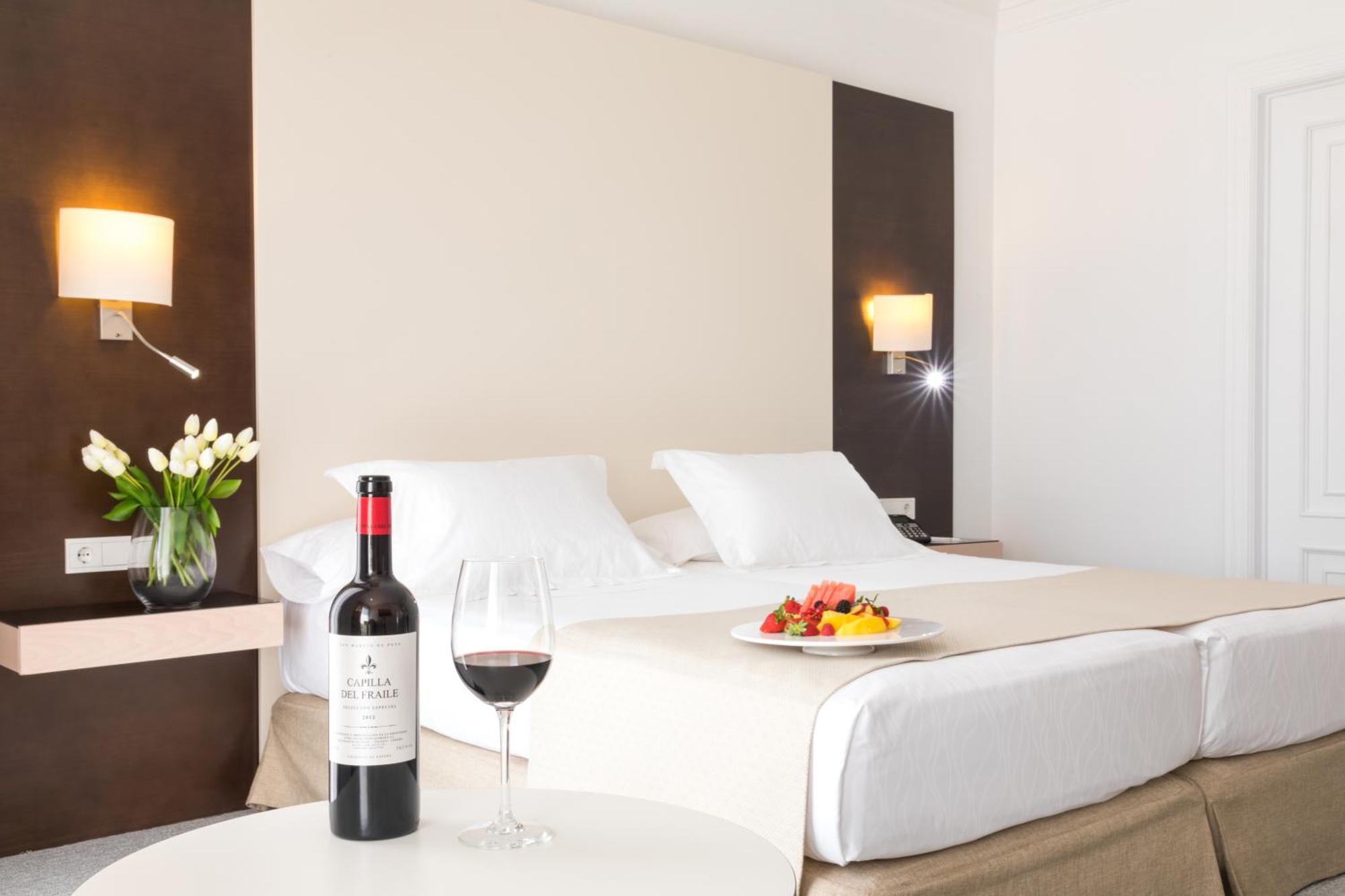 Classic Double or Twin Room Hill View