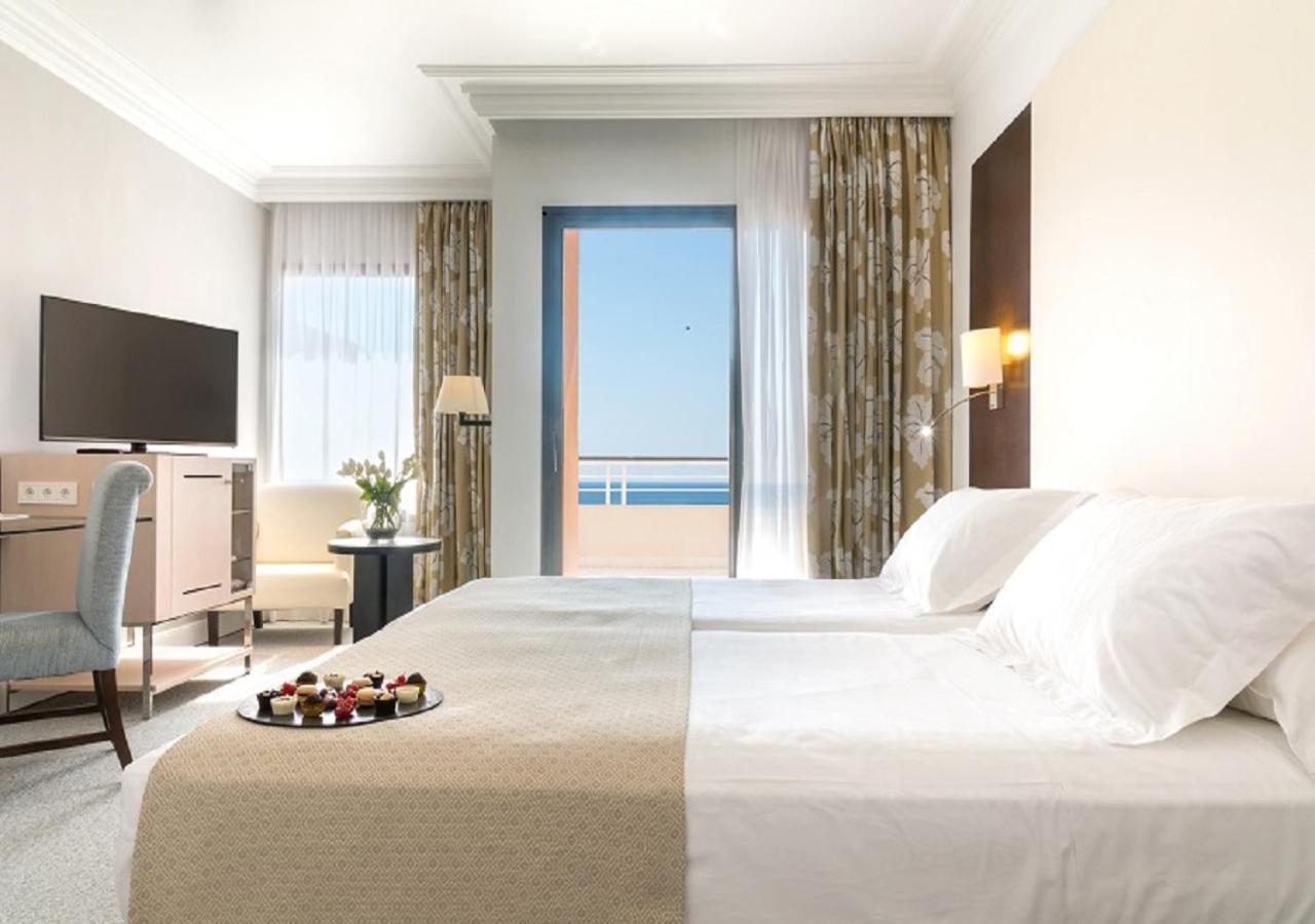 Classic Double or Twin Room Hill View