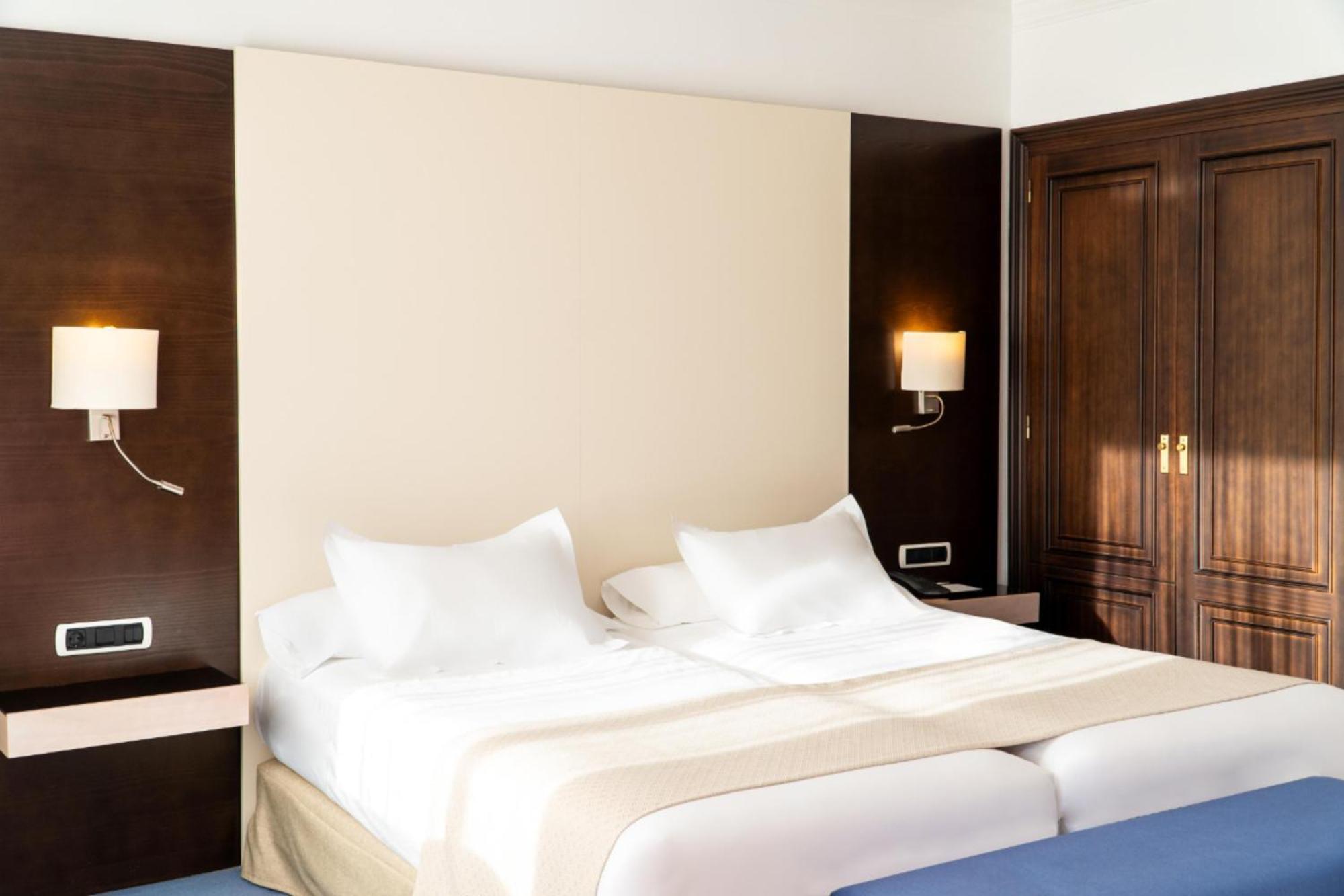 Deluxe Double Room partial Sea or Hill View