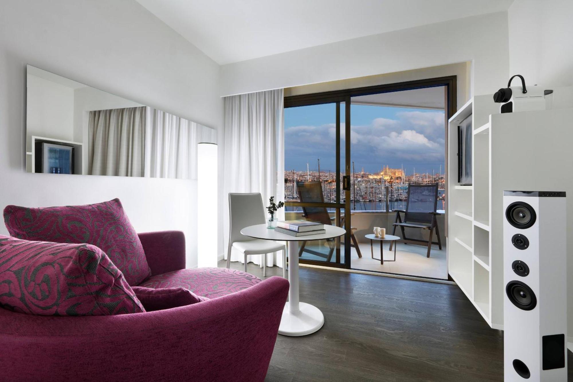 The Level Premium Double Room Sea View