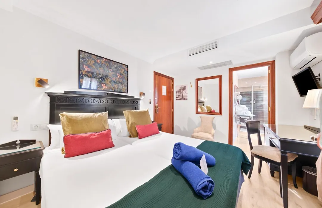 Hotel Ciutat Jardi-1